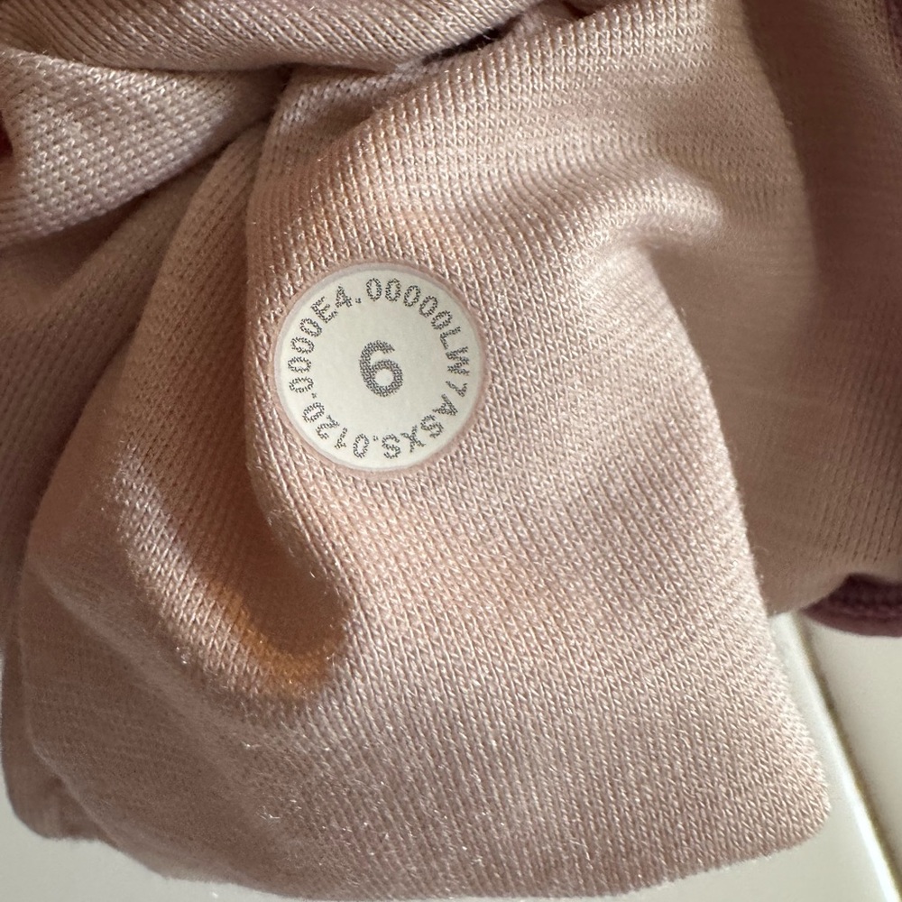 Lululemon - Picture 5 of 6